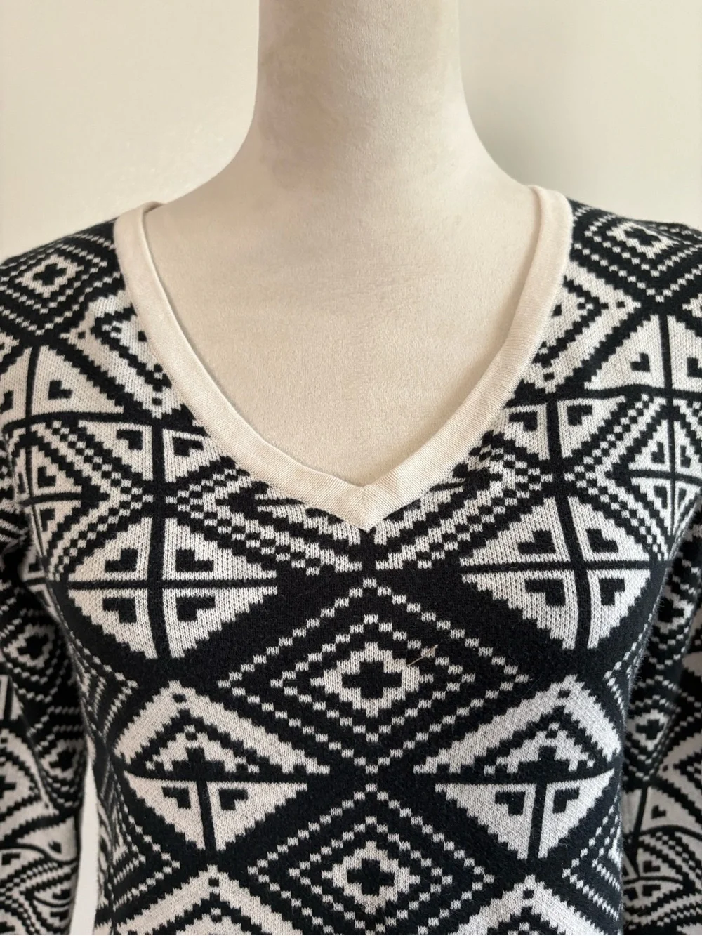 Banana Republic Women’s Aztec Tribal Diamond Knit Pullover Sweater  MP